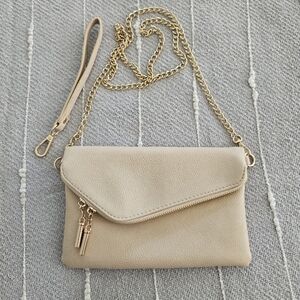 🔥3/$25 NWOT Versatile Clutch Handbag with Gold Accents